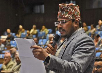 ‘म हिन्दु हुँ’ भन्ने देउवालाई ज्ञानेन्द्र शाहीको प्रश्न- हिन्दु राष्ट्र किन हटाइयो ?
