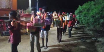 कल्याणपुरको रामजानकी मन्दिरबाट नयाँ टोलस्थित जानकी मन्दिरमा भित्रियो कोजगराको भव्य ‘भार’ (कोसेली/पाहुर)
